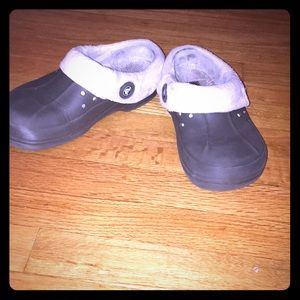 Crocs shearling lined clogs